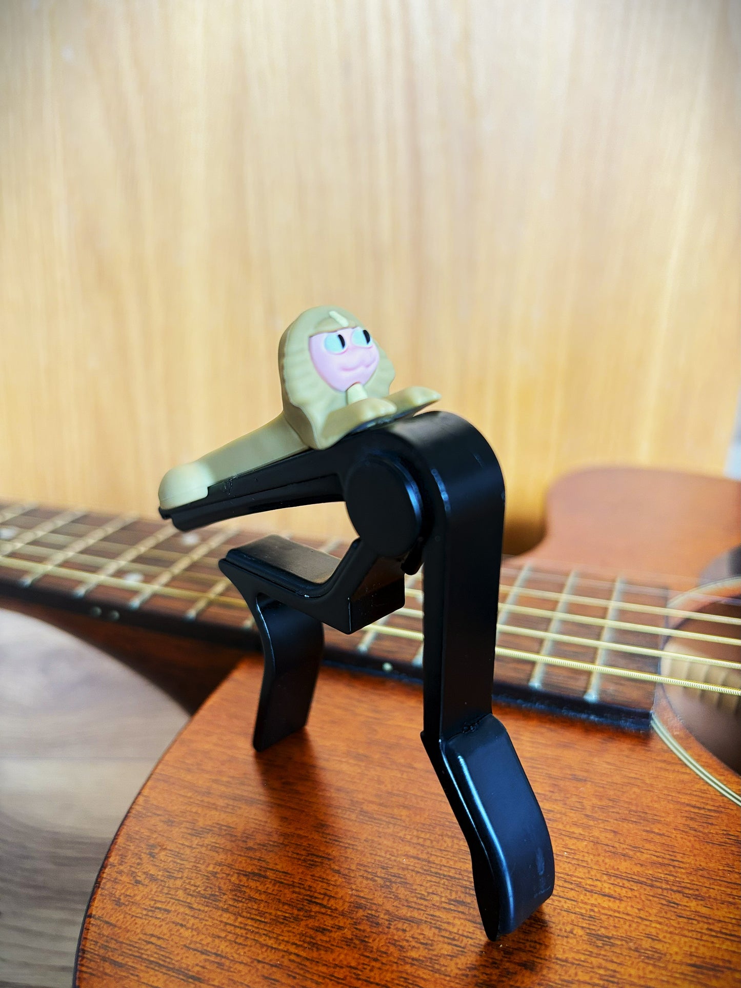 Sphinx guitar capo